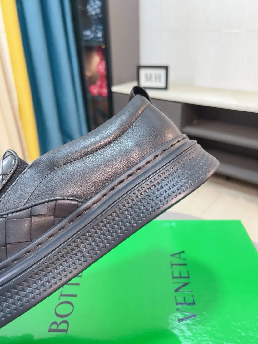 Men's men's shoes 💰500🌸🌸[bv~Bottega Veneta] 2024 classic spring and autumn trend models are on the market. The same style as the official website. Counter quality [strong][strong][strong] Selected first-layer cowhide woven, high-end atmosphere, silk cowhide lining, super cost-effective model. Original wear-resistant outsole. Fine workmanship. The upper layer of materials is used. The quality is visible. Hurry up and get started. Shoe sizes 38 to 44